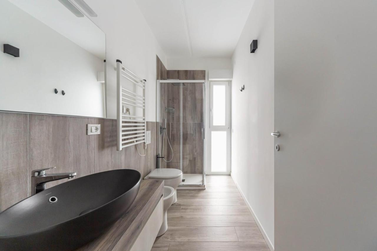 Comfy Apt With Private Parking & Balcony Милан Экстерьер фото
